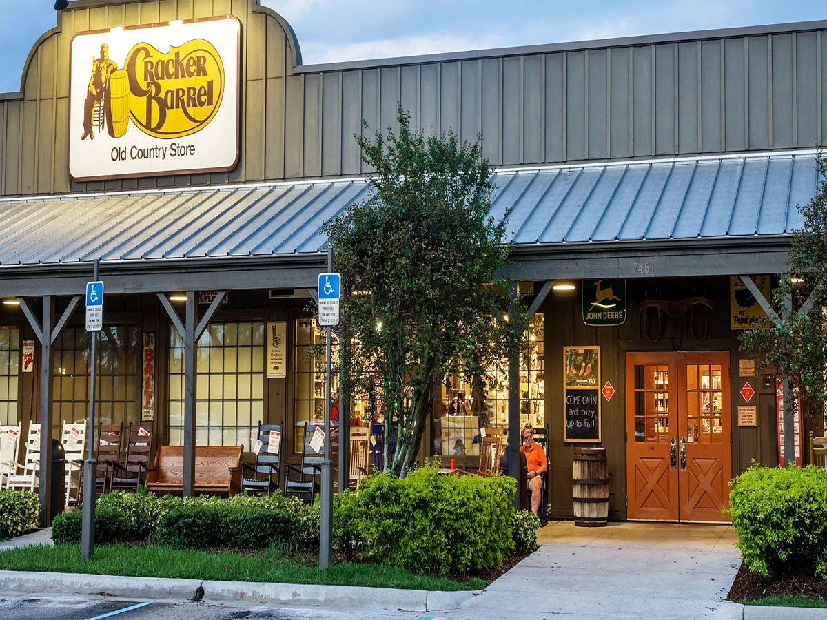 Cracker Barrel Hours